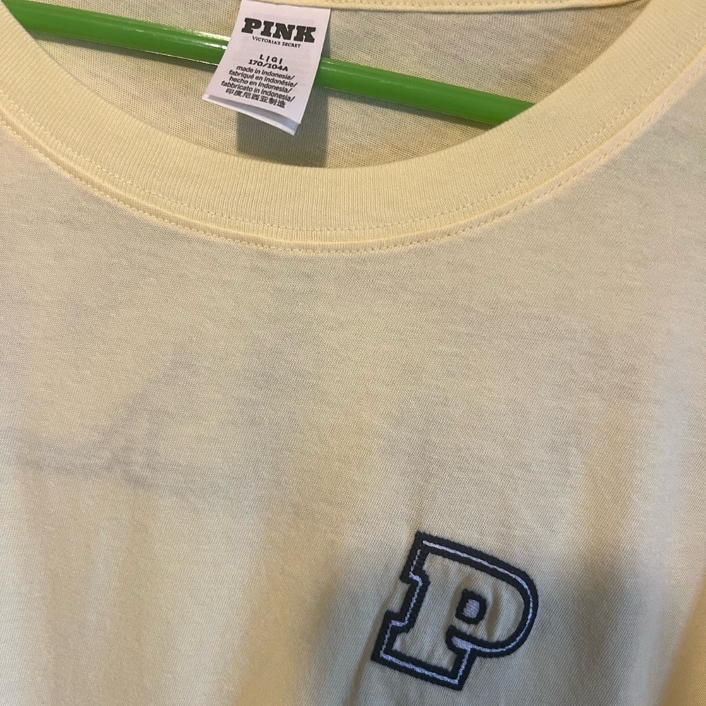 VS PINK campus tshirt - Picture 2 of 4